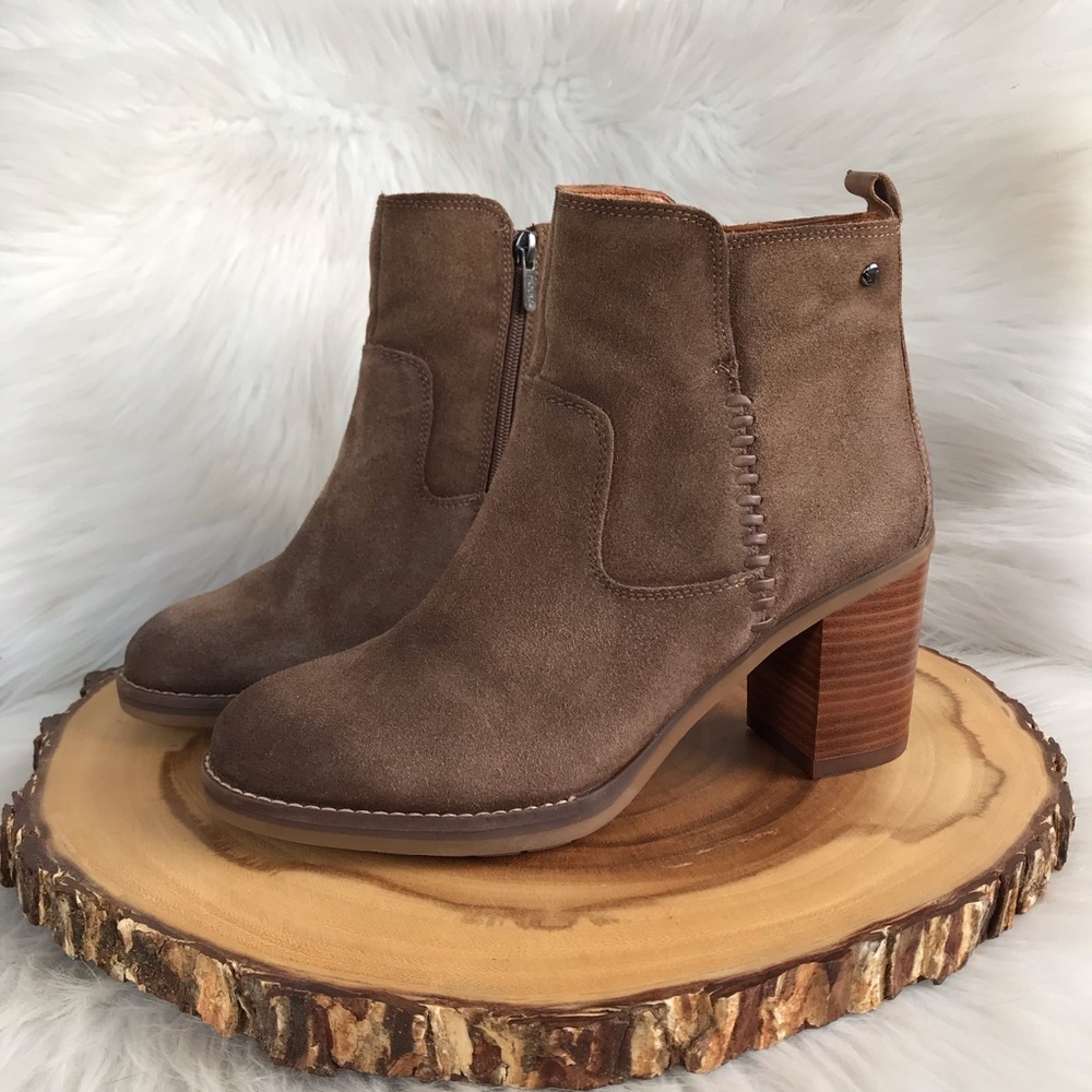 Pikolinos inside zip heeled leather booties